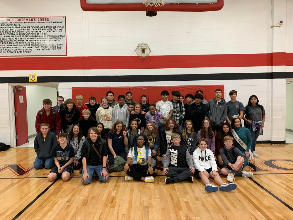 Miss Texas Averie Bishop with TMS 8th graders